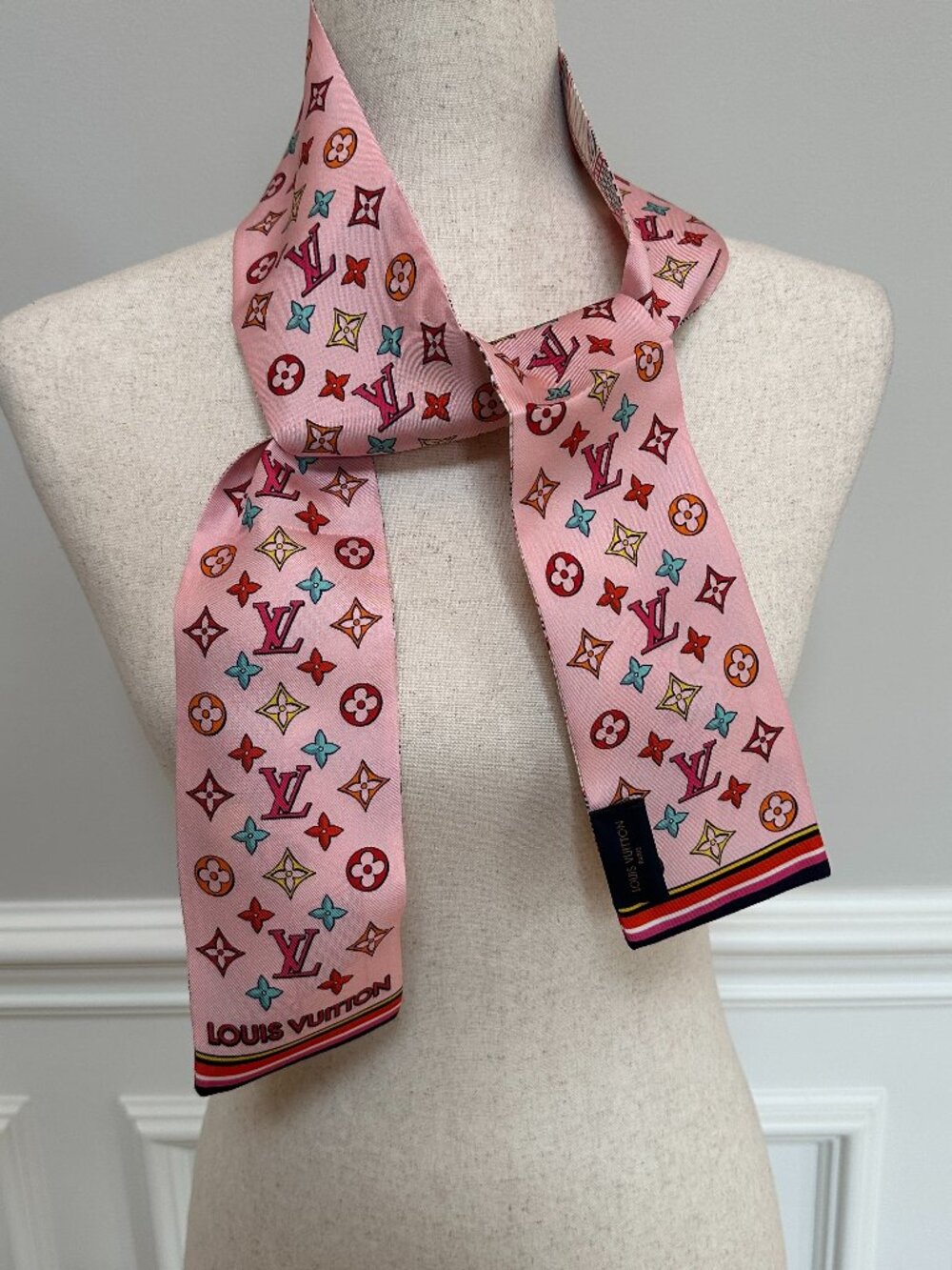 Louis Vuitton Silk Bandeau Scarf Monogram Hearts Pink NWT w/ Box